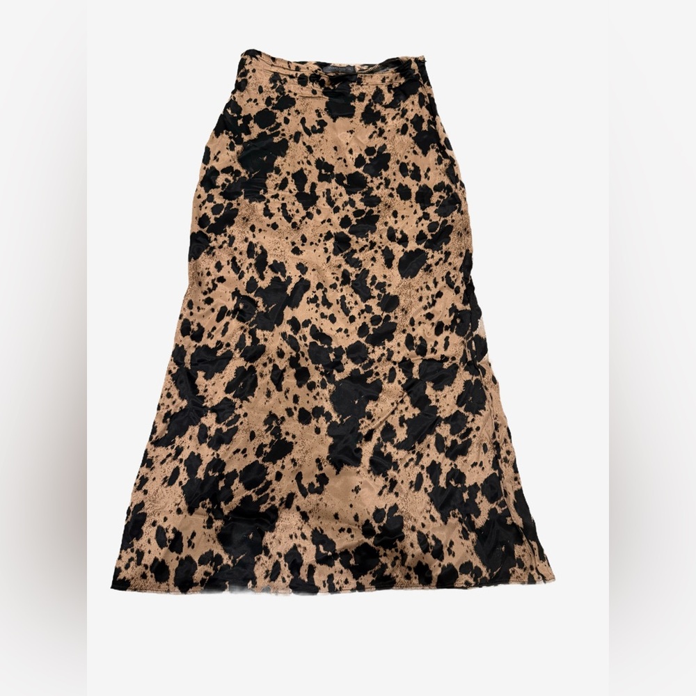 Elegant Black and Tan Patterned Skirt